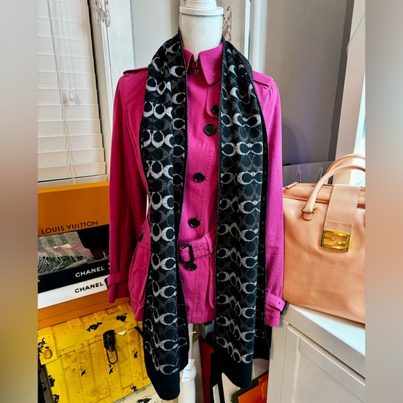 New Coach Metallic Scarf - Picture 4 of 6